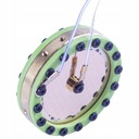 Конденсаторный микрофон в деревенском стиле для студийной записи