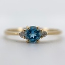 КОЛЬЦО 0,585 ИЗ ЖЕЛТОГО ЗОЛОТА с ТОПАЗОМ И 2-мя БРИЛЛИАНТАМИ