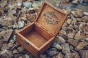Szkatułka, Kuferek ,Pudełko na biżuterię - Grawer Materiał drewno
