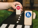 Dopravné značky 8 ks Traffic Signs drevené signalizácia - Waytoplay Dominujúca farba odtiene hnedej a béžovej