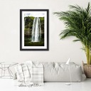 Obraz v ráme, Vodopád v zelených horách - 30x45 Výška produktu 45 cm