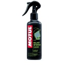 MOTUL M2 для ЧИСТКИ ШЛЕМА ВНУТРИ 250мл
