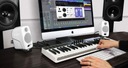 IK iLOUD MICRO MONITORS WHITE - Активные мониторы