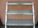 Крутая металлическая лестница CS25 Ступени оцинкованные 80х20см с решеткой wema