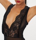 A5133 PRETTYLITTLETHING koronkowe body 32 XXS Model Black Lace Frill Mesh Plunge Thong Bodysuit