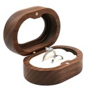 Коричневая коробочка с подушечкой для обручальных колец.