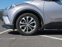 Toyota C-HR 1.2 Turbo, Salon Polska, Klima Wyposażenie - komfort Wielofunkcyjna kierownica Podgrzewana przednia szyba Elektrycznie ustawiane lusterka Elektryczne szyby przednie Elektryczne szyby tylne Wspomaganie kierownicy