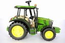 Bruder 02106 traktor John Deere 5115M Materiál guma plast