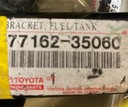 КРОНШТЕЙН КРЫШКИ ТОПЛИВНОГО БАКА HILUX 77162-35060