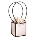 Цветочная коробочка из белой бумаги