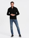 Pletený pánsky sveter s rozopínateľným stojačikom čierny V3 OM-SWZS-0105 S Kolekcia QUINTESSENCE