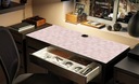 Защитный коврик для стола Ikea, пастельно-розовый.