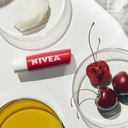 NIVEA CHERRY SHINE Ochranný rúž na pery čerešňový farebný 4,8g Značka Nivea