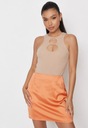 MISSGUIDED_PRĄŻKOWANE BODY Z DZIURAMI TJF28432 Dekolt okrągły