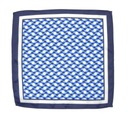 Темно-синий и белый нагрудный платок с геометрическим узором