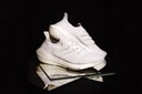 ADIDAS ULTRABOOST 21
