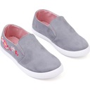 Серые кроссовки, плоские бод, плоская ловушка