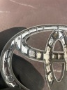 ЕМБЛЕМА ЛОГОТИП ЗНАЧОК NA КРИШКУ БАГАЖНИКА TOYOTA AURIS II YARIS 3 ОРИГІНАЛ  (18682877656) фото min 5
