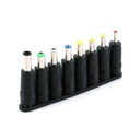 Набор из 8 адаптеров питания.