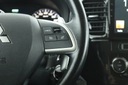 Mitsubishi Outlander 2.0, Salon Polska, 4X4 Wyposażenie - bezpieczeństwo Poduszka powietrzna kierowcy ESP (stabilizacja toru jazdy) Isofix Poduszki boczne przednie ABS Poduszka powietrzna pasażera Poduszka powietrzna chroniąca kolana ASR (kontrola trakcji) Czujnik deszczu