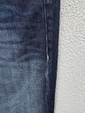 Hugo Boss W34 L32 štýlové tmavomodré džínsové nohavice Strih rovný