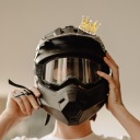 ELEGANCKA GOLD CORONA DECORATIVE NA HELMET MOTORCYCLE OR NARCIARSKI  photo 10