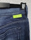 Hugo Boss W34 L32 štýlové tmavomodré džínsové nohavice Šírka pása 42.1 cm