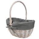 Изношенная плетеная корзина, пасхальная корзинка на Пасху с тканью.