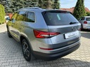 Škoda Kodiaq Skoda Kodiaq 2.0 TSi 4x4 DSG Salon Wyposażenie - bezpieczeństwo ABS ASR (kontrola trakcji) Czujnik deszczu Czujniki parkowania tylne Immobilizer Czujnik martwego pola Czujniki parkowania przednie Kurtyny powietrzne Poduszki boczne przednie Poduszka powietrzna kierowcy Poduszka powietrzna pasażera ESP (stabilizacja toru jazdy) Isofix Kamera cofania Poduszki boczne tylne