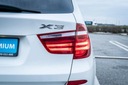 BMW X3 xDrive20d, Salon Polska, Serwis ASO Wyposażenie - komfort Wielofunkcyjna kierownica Przyciemniane szyby Wspomaganie kierownicy Elektryczne szyby przednie Elektryczne szyby tylne Podgrzewane przednie siedzenia Elektrycznie ustawiane lusterka