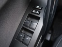 Toyota Auris Hybrid, Salon Polska, Serwis ASO Wyposażenie - komfort Przyciemniane szyby Podgrzewane przednie siedzenia Wspomaganie kierownicy Elektrycznie ustawiane lusterka Wielofunkcyjna kierownica Elektryczne szyby tylne Elektryczne szyby przednie