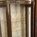 Starožitná vitrína v štýle Vintage s ornamentami Značka Antyki24