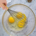 Šľahacia metla na penu na vajíčka silikónová Farba odtiene hnedej a béžovej odtiene sivej a striebornej