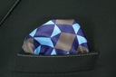 Коричневый и синий нагрудный платок с геометрическим узором