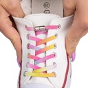 Розв'язані шнурки для взуття різних кольорів