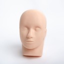 Учебная головка для наращивания ресниц.