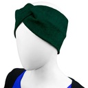 Женская вязаная повязка на голову бутылочно-зеленого цвета.