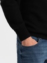 Pletený pánsky sveter s rozopínateľným stojačikom čierny V3 OM-SWZS-0105 S Veľkosť S