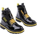 Снежные ботинки девочек изолированные зимние сапоги