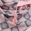 Piękna chustka /apaszka z frędzlami różowo-szara 18 Cechy dodatkowe frędzle