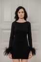 Elegancka czarna sukienka z długim rękawem i wyciętymi plecami S Dekolt odkryte plecy