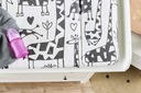 Rotho Babydesign mata do przewijania 85 x 72 cm czarno białe serca i żyrafy Kod producenta 001
