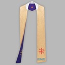 Вышитый палантин - широкий, двусторонний.