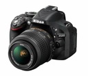 Корпус зеркальной камеры Nikon D5200 + объектив