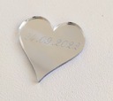 Серебряное сердце с датой, зеркальное оргстекло.