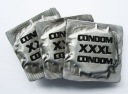 Презерватив XXXL с пряжкой на поясе для презервативов
