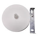 Облицовка потолка выполнена из пластика fi 100 белого матового цвета.