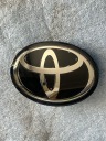 ЕМБЛЕМА РЕШІТКА РАДІАТОРА ПІД РАДАР РЕШІТКИ РАДІАТОРА TOYOTA COROLLA E21 E-21 90975-02124  (1092126142) фото min 4