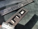 ЕМБЛЕМА NA ДВЕРІ JEEP GRAND CHEROKEE WK2 2011-2022 ЧОРНИЙ КОВРИК НОВИЙ  (1083301262) фото min 2