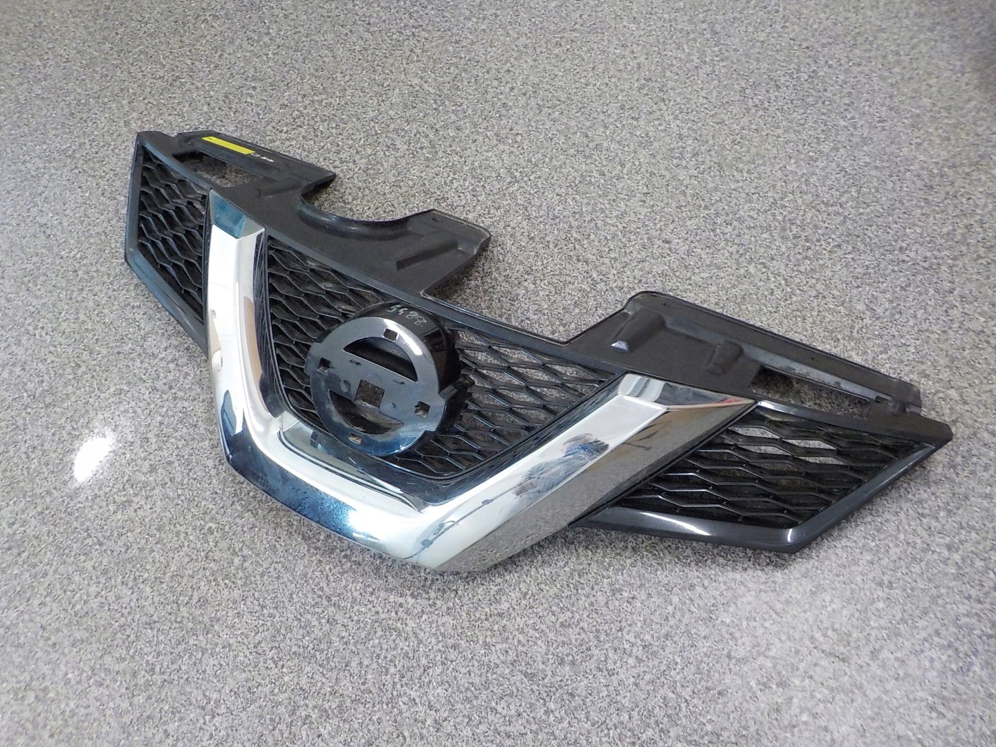 Nissan X-Trail T32 Kühlergrill FRONTGRILL Kühlergitter - Thumbnail 1